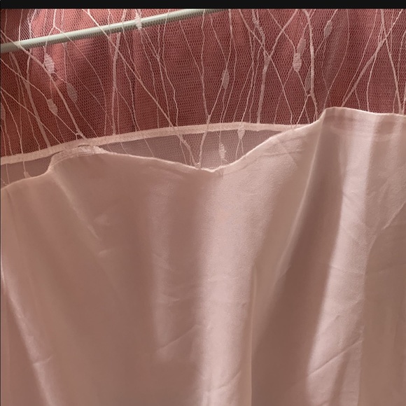 Clothes - Picture 3 of 4